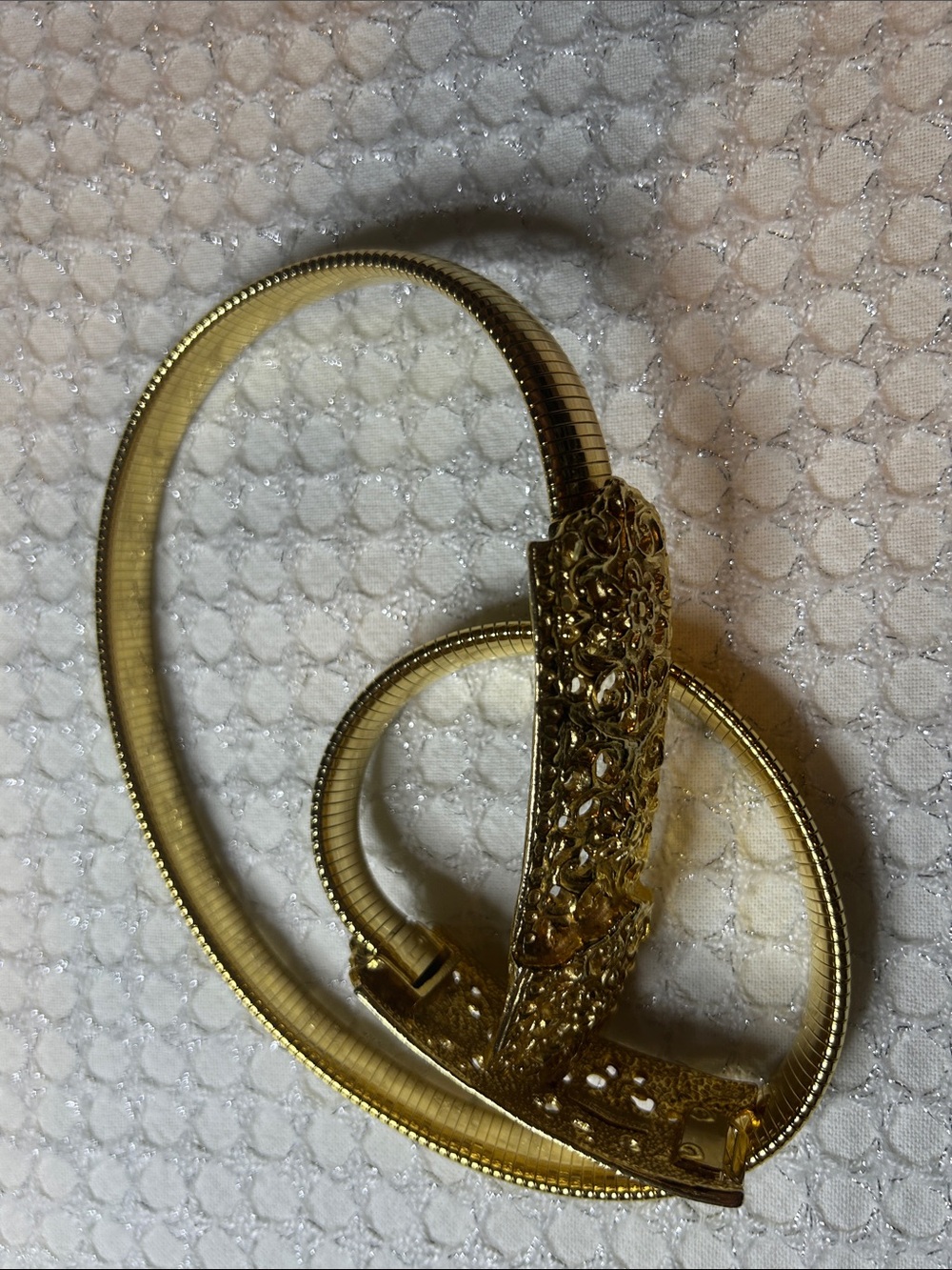 Gold-tone metal belt - Picture 2 of 7